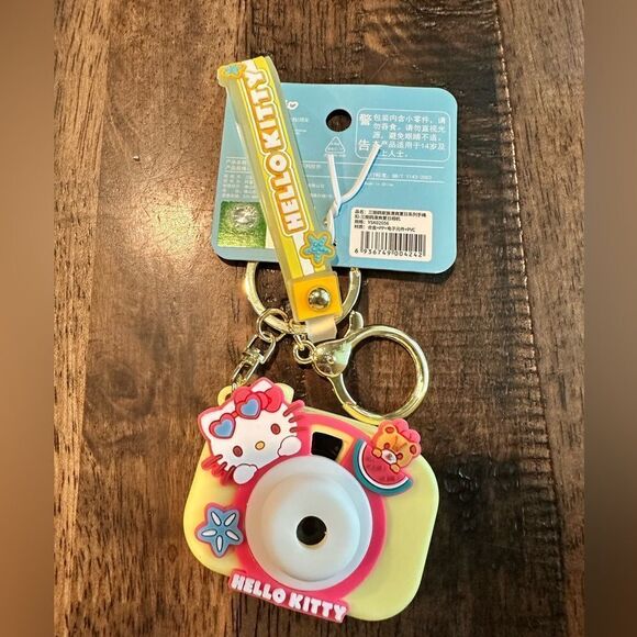 NWT Sanrio Kuromi Hello Kitty Projection Camera Keychain Bag Pendant Charms - Picture 2 of 4